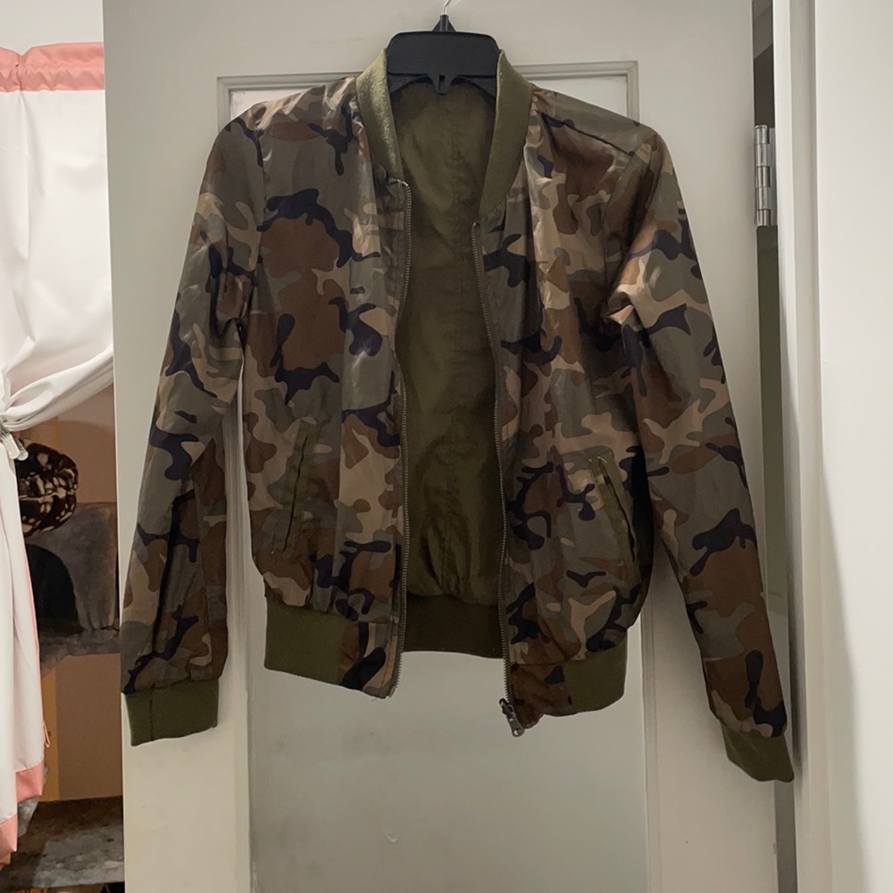 Reversible fleece camo green bomber jacket
